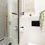 Bergamot Center 아파트 *