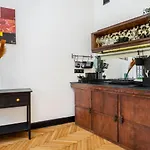 Bergamot Center 아파트
